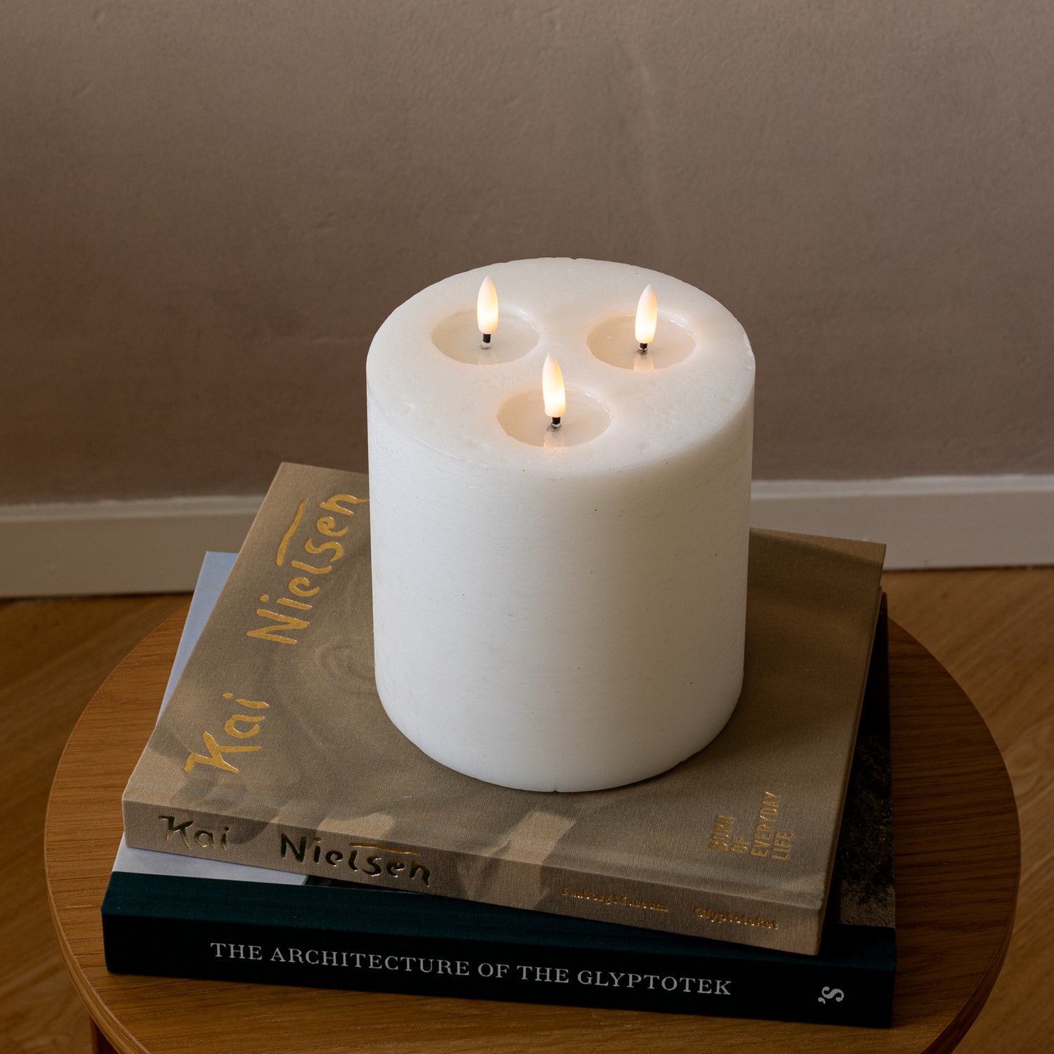 Luca LED pillar candle 3 flame 15 x 15 cm. – LED-nordic.com