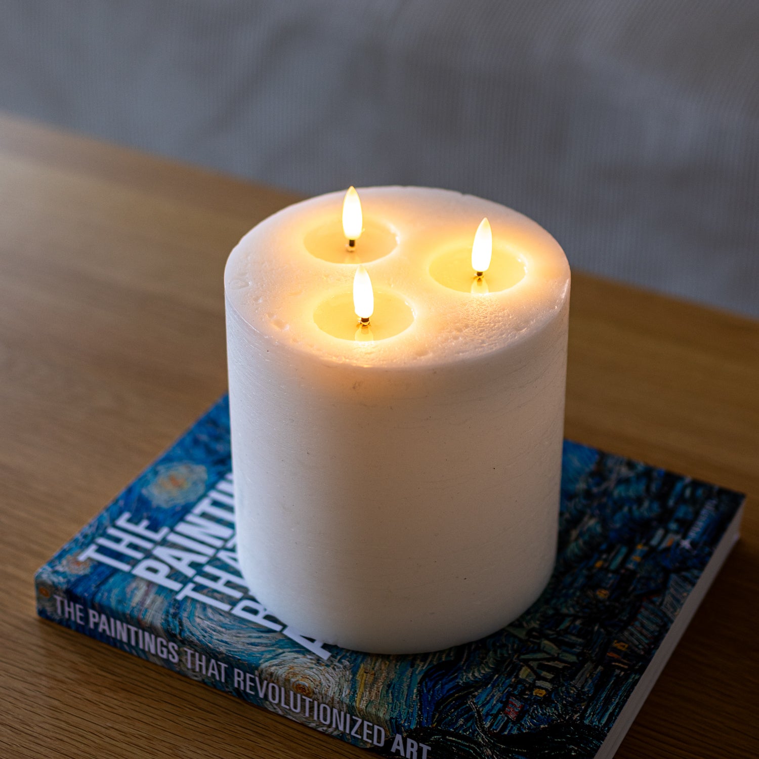 Luca LED pillar candle 3 flame 15 x 15 cm. – LED-nordic.com