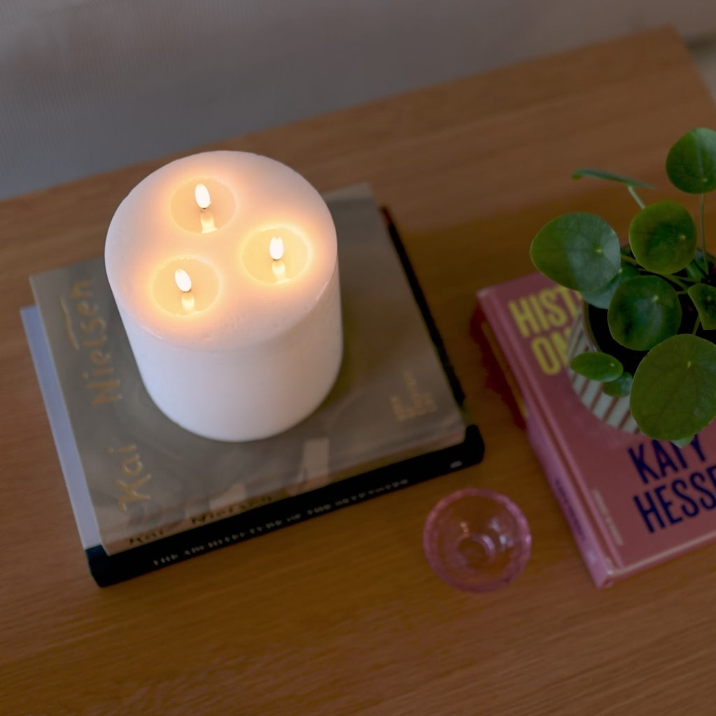 Luca LED pillar candle 3 flame 15 x 15 cm. – LED-nordic.com