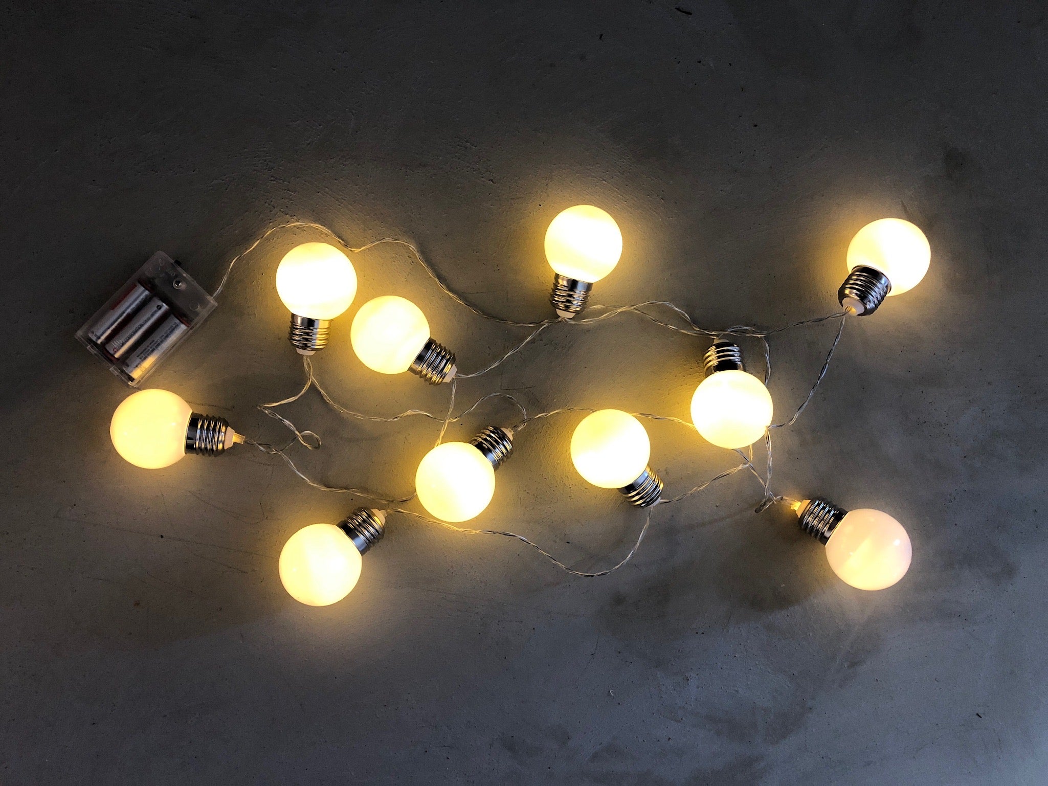 Carla LED light chain 10 white bulbs 3 m – LED-nordic.com